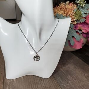 NWT Silver Tone Round Pendant Tree of Life Necklace